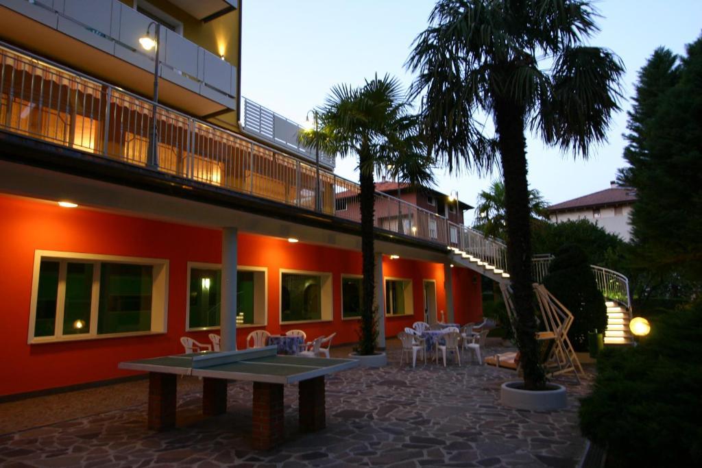 Hotel Castel Lodron Storo Exterior foto